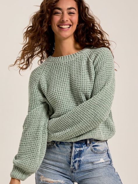 This classic chenille sweater is made with buttery soft fabric, it drapes comfortably and keeps you cozy on chilly days. The classic design makes it your new go-to for effortless comfort. Cute Winter Sweaters For Teens, Winter Sweaters Women, Knit Sweaters Women, Cream Fall Sweater, Cute Trendy Sweaters, Trendy Sweaters 2024, Fall Cute Sweaters, Cute Sweaters For School, Waffle Sweater Outfit