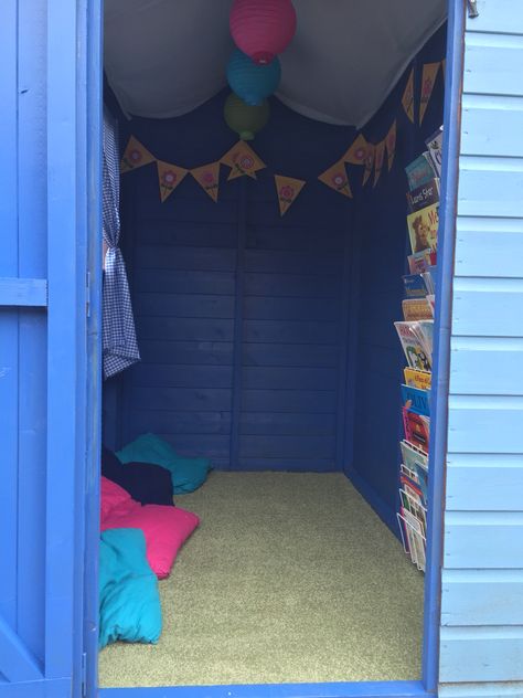 Eyfs Outdoor Reading Shed, Eyfs Outdoor Writing Shed, Reading Shed School, Literacy Outdoors, Reading Shed, Outdoor Eyfs, Reading Hut, School Outdoor Area, Eyfs Outdoor