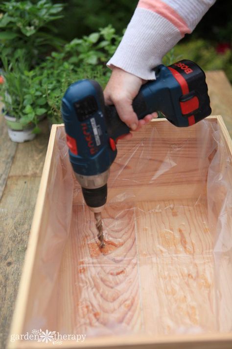 Make a Wine Box Herb Garden Fit for a Connoisseur - Garden Therapy Wine Crate Decor, Wine Box Garden, Box Herb Garden, Wine Box Crafts, Wooden Wine Crates, Serenity Garden, Wood Wine Box, Herb Boxes, Garden Therapy