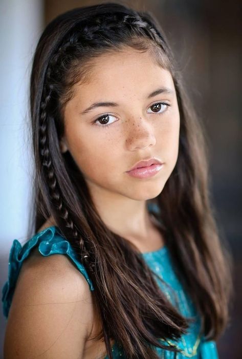 Jenna Ortega Willow And Jaden Smith, Lancome Idole, Nickelodeon Girls, Madison Pettis, Valentino Fashion, Makeup Model, Jane The Virgin, 2025 Calendar, Moms Club