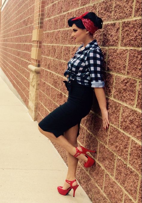 Rockabilly Punk Fashion, Pin Up Girl Photoshoots, Mens Rockabilly Fashion, Rockability Fashion, Skirt With Plaid Shirt, Black Pin Up Girl, Pinup Looks, Rockabilly Fashion Outfits, 1950 Outfits