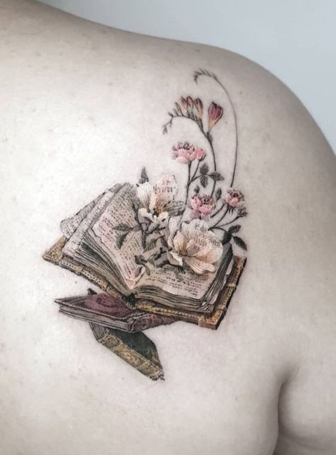 Tatoo Dog, Book With Flowers, Book Tattoos, Bookish Tattoos, Literary Tattoos, Kunst Tattoos, Tattoo Zeichnungen, Tattoos For Lovers, Inspiration Tattoos