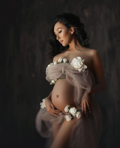 Baby Bump Photoshoot, Maternity Studio Photoshoot, Pregnancy Belly Photos, Maternity Photography Poses Pregnancy Pics, Couple Pregnancy Photoshoot, Maternity Photoshoot Outfits, Long Sleeve Maternity Dress, Maternity Studio, Maternity Photography Couples