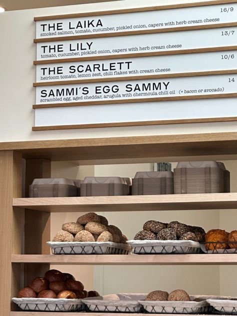 Bagel Shop Interior, Bagel Shop Aesthetic, Sandwich Shop Design, Bagels Aesthetic, Bagel Display, Market Photoshoot, Bagel Board, Bagel Cafe, Foodie Aesthetic