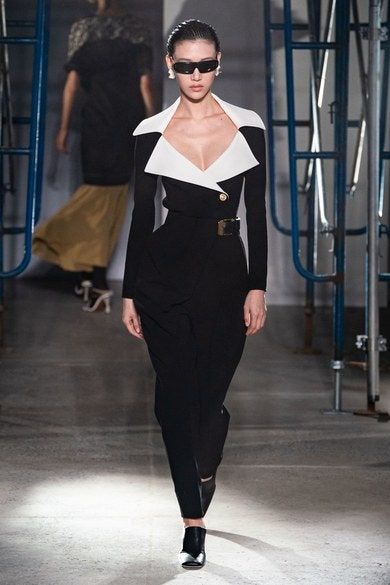 Proenza Schouler Spring 2020 Ready-to-Wear collection, runway looks, beauty, models, and reviews. Fashion Week 2020 Runway, Runway Fashion Vintage, Runway Fashion 2020, Gucci Runway, Jump Suits, Runway Fashion Couture, Runway Outfits, Rebecca Ferguson, Technology Fashion