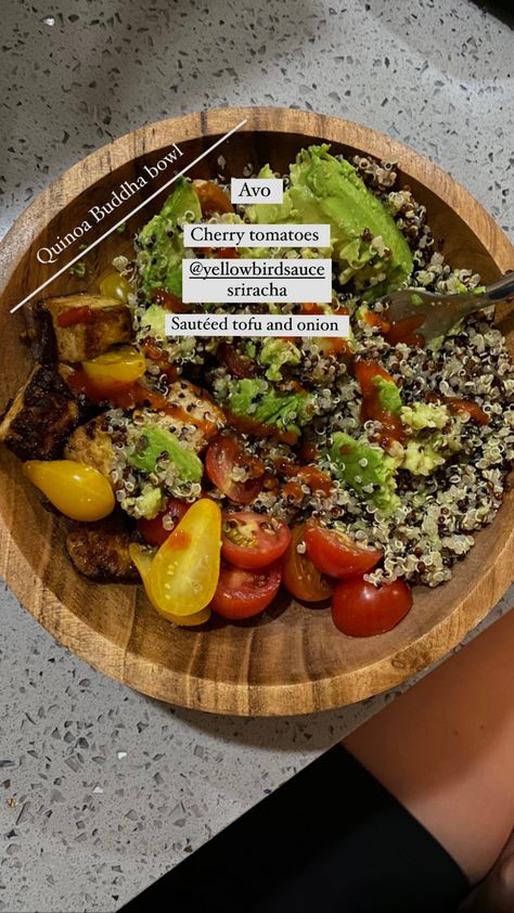 Quinoa Bowl Aesthetic, Sauteed Tofu, Bowl Aesthetic, Green Aesthetics, Baking Goods, Healthy Food Inspiration, Quinoa Bowl, Vegan Healthy, Food Style