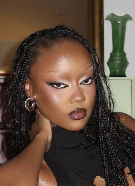 Editorial Makeup Looks Black Women, Diamond Shape Makeup, Eye Shadow On Dark Skin, Makeup Aesthetic Black Women, Dark Skin Glam Makeup, Makeup Looks For Photoshoot, Dark Feminine Makeup Black Women, 90s Makeup Looks Black Women, Grunge Makeup Black Women