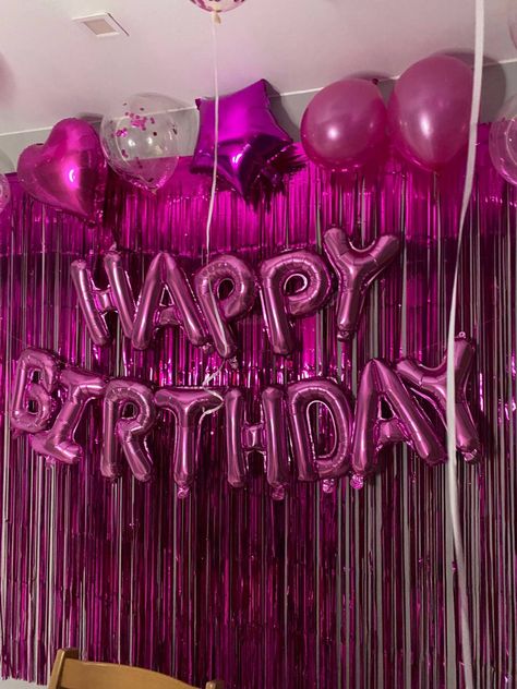 Magenta Birthday Theme, Dicorcia Birthday, Dark Pink Birthday Cake, Hot Pink Party Decorations, Hot Pink Birthday Decorations, 25th Birthday Ideas For Her, Hot Pink Birthday Party, Pink Birthday Theme, 17. Geburtstag