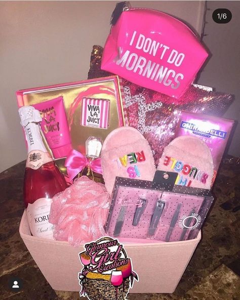 Christmas Basket Ideas, Juicy Perfume, Juicy Couture Perfume, Couture Perfume, Kids Gift Baskets, Pink Basket, Christmas Basket, Barbie Ideas, Large Christmas Baubles