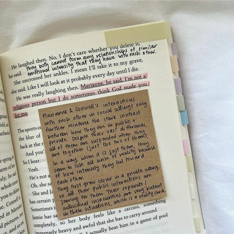 Normal People Annotations, Connell Marianne, Annotating Aesthetic, Connell And Marianne, Aesthetic Annotations, Annotation Ideas, Book Annotation Tips, Annotated Books, Sally Rooney