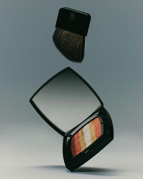 Oscar Calleja (@oscar_calleja_) • Fotos y videos de Instagram Beauty Still Life, Details Aesthetic, Fashion Still Life, Cosmetics Photography, Still Life Photos, Still Life Photographers, January 23, Instagram Creative, Madrid Spain