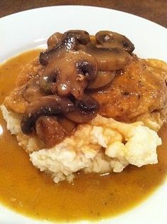 Copycat Recipe- Cheesecake Factory's Chicken Marsala, looks so good! Cheesecake Factory Chicken Marsala Recipe, Cheesecake Factory Chicken, Chicken Marsala Recipe, Marsala Recipe, Cheesecake Factory Recipes, Marsala Chicken Recipes, Chicken Entrees, Chicken Marsala, Cheesecake Factory