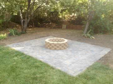 Build A Fire Pit, Paver Fire Pit, Fire Pit Gallery, Outdoor Fire Pit Area, Diy Patio Pavers, Fire Pit Seating Area, How To Build A Fire Pit, Easy Fire Pit, To Build A Fire