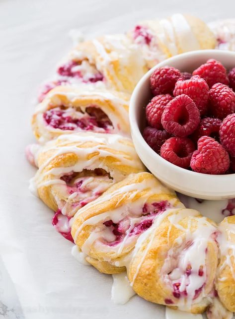 Raspberry Breakfast Recipes, Raspberry Cream Cheese Danish, Raspberry Breakfast, Danish Dessert, Cream Cheese Pinwheels, Raspberry Cream Cheese, Cream Cheese Danish, Raspberry Cream, Cheese Danish