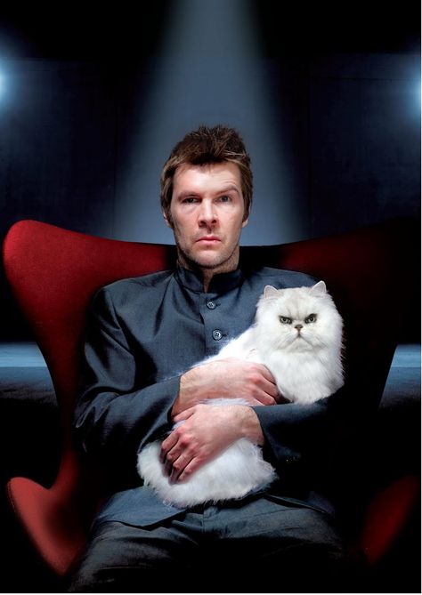 Rhod Gilbert - Pure Welsh Talent Bucket List: Go to see his show. Bucket List: Be more like Rhod Gilbert Rhod Gilbert, Celebrities With Cats, Comedy Actors, British Comedy, Cat Club, Cat People, Ernest Hemingway, Stand Up Comedy, Man Humor