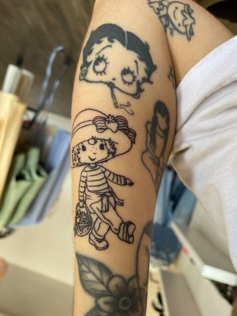 Strawberry Shortcake Tattoo, Cartoon Tattoo Ideas, Nature Tattoo Ideas, Betty Boop Tattoos, Animated Shows, Cartoon Tattoo, Saved Tattoo, Pretty Hand Tattoos, Nature Tattoo