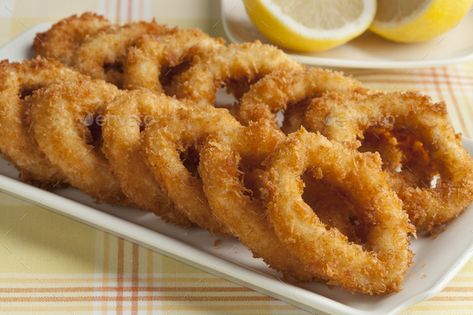 Deep Fried Calamari, Squid Rings, Fried Squid, Fried Calamari, Fat Foods, Calamari, Order Food, Dinner Dishes, Bread Crumbs