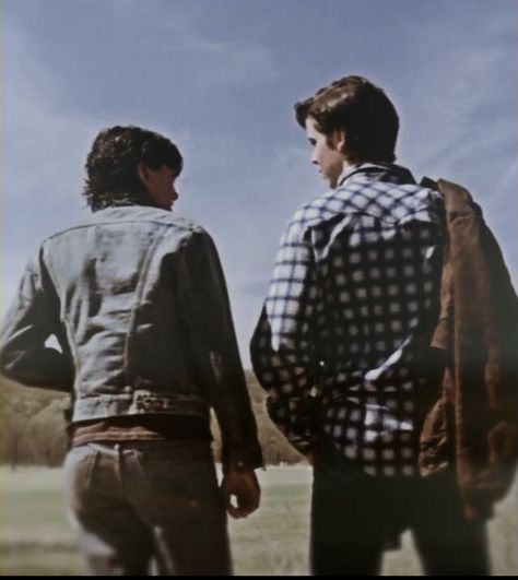 Johnny And Ponyboy, The Outsiders Cast, Stay Gold Ponyboy, 80s Actors, The Outsiders Greasers, The Outsiders 1983, I Miss Them, Matt Dillon, Ralph Macchio