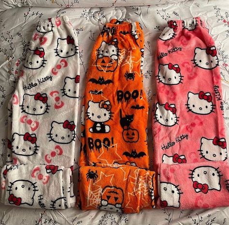 Baddie Pjs, Hello City, Hello Kitty Pjs, Kitty Clothes, Hello Kitty Clothes, Cute Pjs, Scene Outfits, Pajamas Comfy, Cute Pants