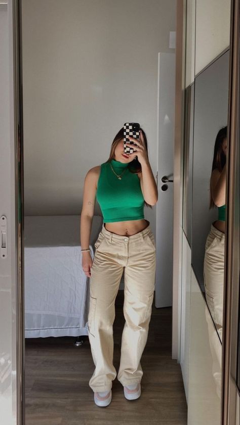 Outfit Con Pantalon Beige, Outfit Pantalon Beige, Beige Top Outfit, Cargo Outfit, Top Summer Outfits, Outfits Con Jeans, Beige Outfit, Uni Outfits, Outfit Mujer