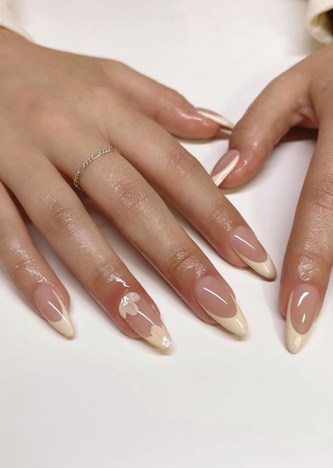 Gel Nails With Tips Ideas, Natural Base Nails With Design, Natural French Tip Almond Nails, French Tip Nails Cream, Simple Cream Nails, Simple Acyrilics Nails, Cream Tip Nails, Modest Nail Designs, Cream French Nails