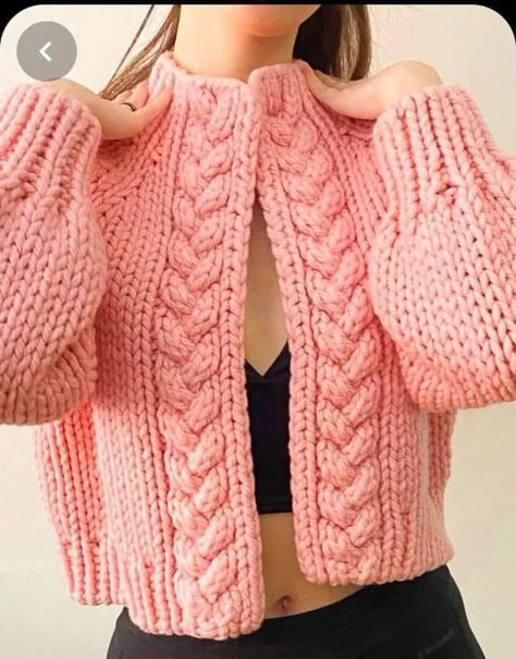 GRÁFICOS Y PATRONES PASO A PASO 🧶 | Lindo Cárdigan con Trenza 👇 👇 👇 https://ideaencasa.com/el-mejor-sueter-a-la-medida/ Crochet Cardigan Tutorial, Ladies Cardigan Knitting Patterns, Crochet Sweater Free, Pull Mohair, Blouse Tops Designs, Crochet Chicken, Beginner Knitting Patterns, Crochet Ladies Tops, Easy Knitting Patterns