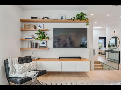 Tv Unit Furniture Design, Furniture Small Spaces, Living Room Shelves, Home Design Living Room, Diy Home Furniture, Living Room Tv Wall, Apartment Furniture, Decor Home Living Room, Living Room Inspo