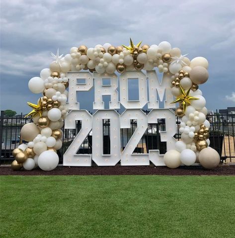 Prom 2023 Decor, Prom 2024 Decoration, Senior Backdrop Ideas, Senior Send Off Ideas, Prom Send Off Decorations, Prom Send Off Food Ideas, Prom Sendoff Decoration Ideas, Prom Set Up Ideas At Home, Pre Prom Party Ideas