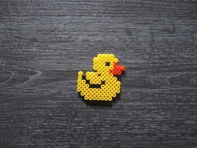 Pixel Perler Beads, Rubber Duck Pixel Art, Rubber Duck Perler Beads, Perler Bead Patterns Duck, Duck Perler Beads, Melt Beads Patterns, Hamma Beads Ideas, Pearl Beads Pattern, Easy Perler Beads Ideas