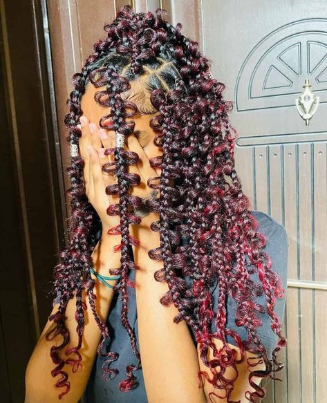 Twisted Braid Inspirations: Bold and Creative Butterfly Plait Braids, Butterfly Braids Short, Hair Braids Pictures, Small Butterfly Braids, Butterfly Hairstyle Braid Hair, Butterfly Braids Hairstyle, Small Butterfly Locs, Knotless Butterfly Braids, Butterfly Braid With Weave