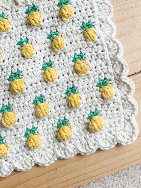 Pineapple Stitch, Crochet Pineapple, Crocheted Blankets, Crochet Blanket Designs, Pineapple Crochet, Mode Crochet, Crochet Tips, Stuck On You, Bobble Stitch