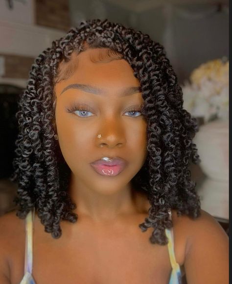 Bohemian Curly Hair, Sending Positive Energy, Passion Twist Hair, Short Box Braids Hairstyles, Passion Twists, Summer Braids, Braiding Styles, Big Box Braids Hairstyles, Faux Locs Hairstyles