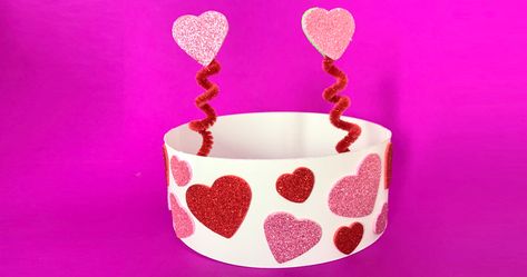 The best crafts are the ones children get to wear! Preschool Freebies, Vday Party, Craft Box Subscription, Elementary Lessons, Crown Art, Crown For Kids, Crown Crafts, Best Crafts, Heart Crown