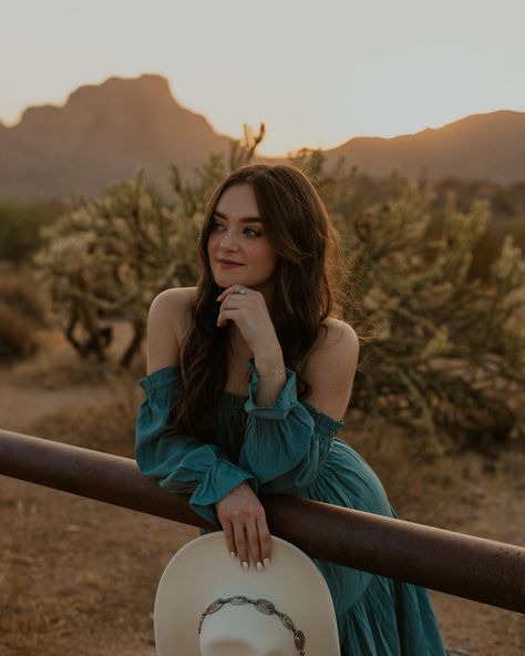 THIS IS YOUR SIGN TO BOOK. THAT. PHOTOSHOOT. THAT YOU CANT STOP THINKING ABOUT 🌙🤠✨🌅🌼 These birthday photos for miss Irylan are just screaming desert cowgirl beauty!!! - - - #arizonaphotographer #phoenixphotographer #cowgirlphotoshoot #desertphotoshoot #arizonaportraitphotographer #phoenixportraitphotographer #azphotographer #desertphotography #phxphotography #cowgirlstyle #bohophotoshoot #scottsdalephotographer Western Picnic Photoshoot, Cowgirl Headshots, Cowgirl Poses Photo Shoots, Western Christmas Photoshoot, Western Birthday Photoshoot, Barn Family Photos, Cowgirl Poses, Western Senior Photos, Cowgirl Shoot