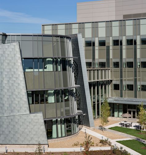 Gallery of Jackson Laboratory for Genomic Medicine / Centerbrook Architects & Planners - 10 Minecraft Lab, Futuristic Laboratory, Laboratory Building, Labs Plan, Laboratory Design, Lincoln University, Biology Labs, Medical Laboratory, Research Lab