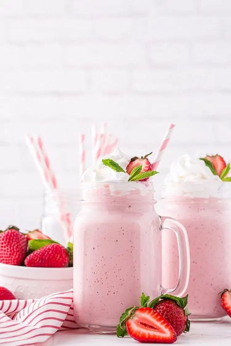 This is the BEST Strawberry Milkshake recipe ever! Lemon juice, maple syrup, fresh strawberries, and vanilla extract are a unique and delicious way to brighten up this classic favorite. A light, delicious, and super easy summer dessert idea! Strawberry Milkshake Photography, Strawberry Milkshake Aesthetic, Best Strawberry Milkshake Recipe, Kirby Poster, Bgd Dolls, Strawberry Shake Recipe, Strawberry Milkshake Recipe, Vegan Milkshake, Milkshake Recipe Strawberry