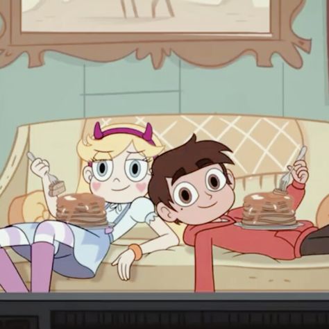 Star Butterfly And Marco Cute, Star Butterfly And Marco, Marco And Star, Star And Marco, Star E Marco, Starco Comic, Futuristic Helmet, Walt Disney Pictures, Disney Aesthetic