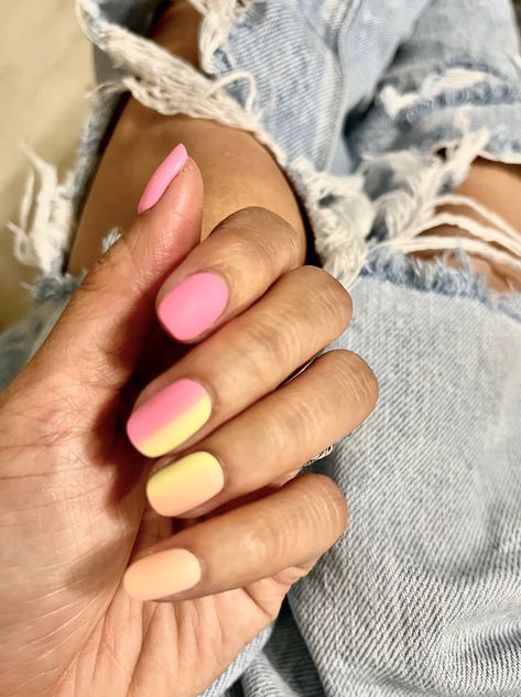 Horizontal Ombre Nails, Vertical Ombré Nails, Vertical Ombre Nails, Nail Fashion, Beauty Ideas, Ombre Nails, Trendy Nails, Fashion Nails, Spring Nails