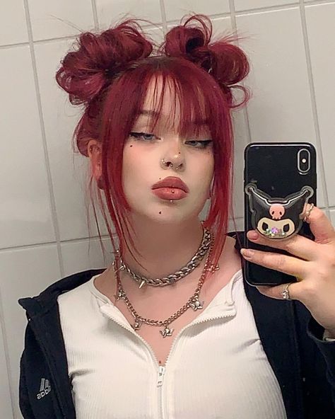 sofia ꒰♡ˊ͈ ु꒳ ूˋ͈꒱.⑅*♡ on Instagram: “uni tingz ε-(´・｀) that’s why i look grumpy lol hairdye is blood moon from @lunartideshair top from @menddy_official phone case & pop…” Styl Emo, Hair Inspiration Long, Hair Color Streaks, Punk Hair, Hair Stylies, Work Hairstyles, Alternative Hair, Dye My Hair, Hair Inspiration Color