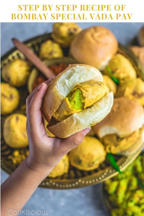 Indian Burger, Vada Pav Recipe, Desi Street Food, Pav Recipe, Mumbai Street Food, Bhaji Recipe, Indian Street Food Recipes, Potato Dumplings, Pani Puri