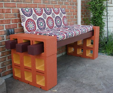 Our take on beautiful bench idea using posts and cinderblock and some paint Backyard Ideas Diy, Cinder Blocks Diy, Cinder Block Furniture, Cinder Block Bench, Cement Patio, Cinder Blocks, Cheap Patio, Garden Ideas Cheap, Patio Bench