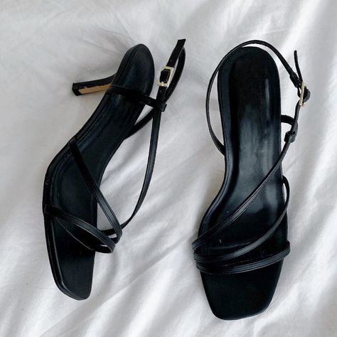 Elegant Shoes Heels, Hak Tinggi, Black Heels Low, Summer Basics, Girly Shoes, Shoe Inspo, Aesthetic Shoes, Elegant Shoes, Swag Shoes