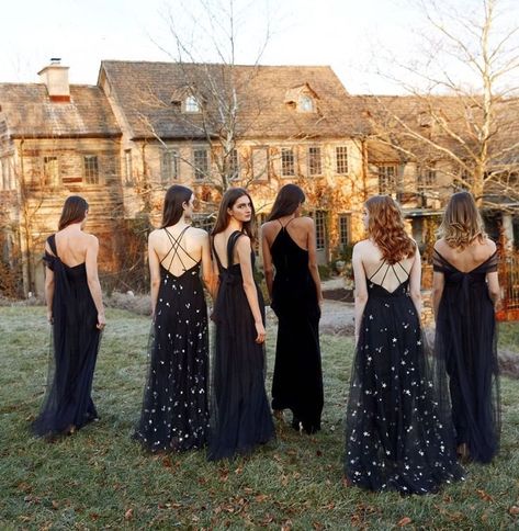 bridesmaids-in-black-tulle-gowns-from-jennyyoonyc #bridesmaids #dresses #bridesmaiddresses #black Black Bridesmaid Dresses Long, Starry Wedding, Starry Night Wedding, Fall Bridesmaids, Wear Black Dresses, Bridal Party Attire, Fall Bridesmaid Dresses, Mismatched Bridesmaids, Black Bridesmaids