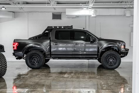 Ford F-150 Supertruck Makes Raptor Seem Tame. If you thought the Raptor was cool, just wait. Ford F150 Custom, Lifted Tundra, Tundra Truck, Carros Bmw, Custom Lifted Trucks, Trucks Lifted Diesel, Ford Ranger Raptor, Vintage Pickup Trucks, Fast Sports Cars