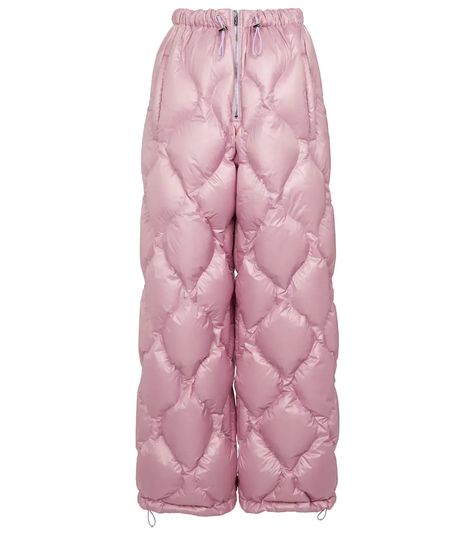 Miu Miu - High-rise quilted down skipants | Mytheresa Sakura Clothes, Men Fashion Illustration, Nina Chuba, Puffer Fashion, Pink Elephants On Parade, Cloth Pieces, Men's Fashion Illustration, Lookbook Inspiration, Designer Pieces