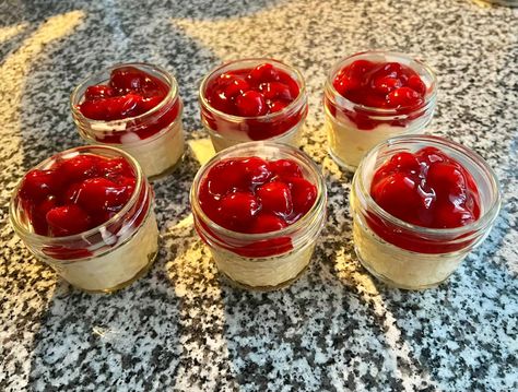 Cherry cheesecake pudding cups We Cherry Cheesecake Jars, We Cheesecake Pudding, Ww Cherry Cheesecake, Weight Watcher Cherry Cheesecake Jars, Weight Watchers Cherry Cheesecake, Weight Watchers Cheesecake Cups, Protein Cherry Cheesecake, What To Make With Cheesecake Pudding, Sf Cheesecake Pudding Recipes