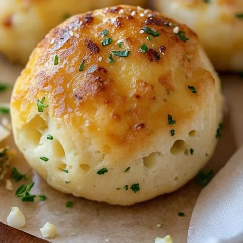 Easy Garlic Butter Cheese Bites: A Simple Recipe Guide Garlic Butter Rolls Easy, Garlic Bread Bites Recipe, Garlic Butter Cheese Bites, Bread Bites Recipe, Chunky Beef Stew, Cherry Pie Bites, Mexican Cornbread Recipe, Cheesy Snack, Fruit Pastries