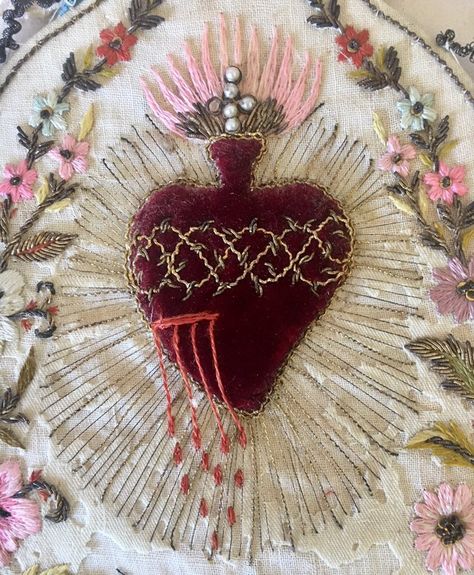 Mexican Catholic Art, Wire Embroidery, Sacred Heart Art, Sacred Hearts, Agnus Dei, Immaculate Heart, Greek Mythology Art, Heart Embroidery, Assemblage Jewelry