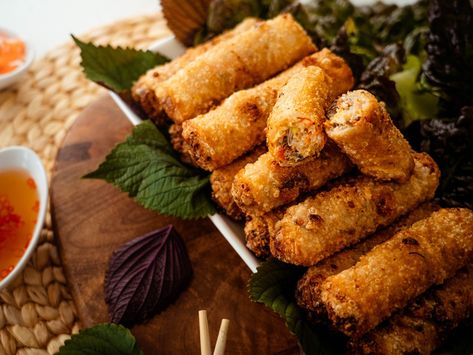 Fried Spring Rolls Rice Paper, Fried Rice Paper Rolls, Fried Rice Paper, Deep Fried Rice, Vietnamese Fried Spring Rolls, Rice Paper Spring Rolls, Vietnamese Egg Rolls, Thai Spring Rolls, Crunchy Vegetables