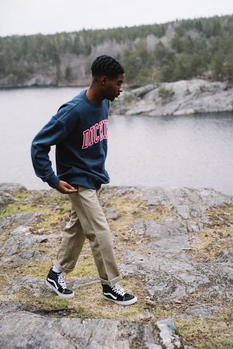 Granola Guy Aesthetic, Crewneck Outfit Men, Vans Sk8 Hi Outfit, Dickies Outfits Men, Guy Aesthetic Outfits, Dickies Outfit, Aesthetic Outfits Winter, Surf Style Men, Crewneck Outfit